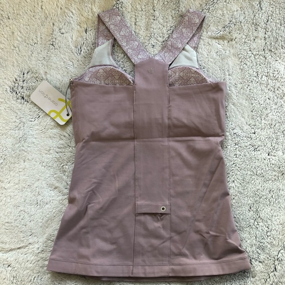 Exercise/yoga built-in bra tank. - Picture 2 of 6